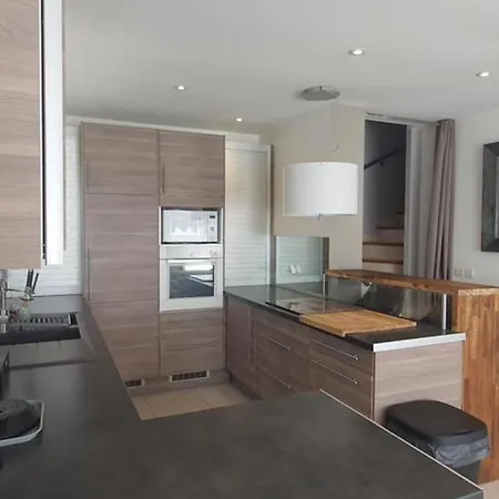 L'echappee Belle De Thau *