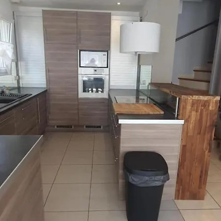 L'echappee Belle De Thau בית נופש פרונטיניאן