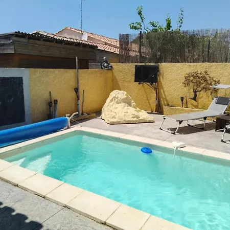 L'echappee Belle De Thau * פרונטיניאן