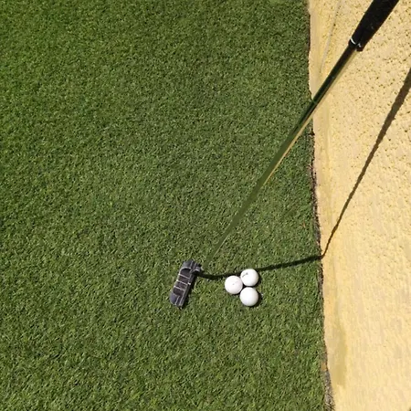 L'echappee Belle De Thau פרונטיניאן