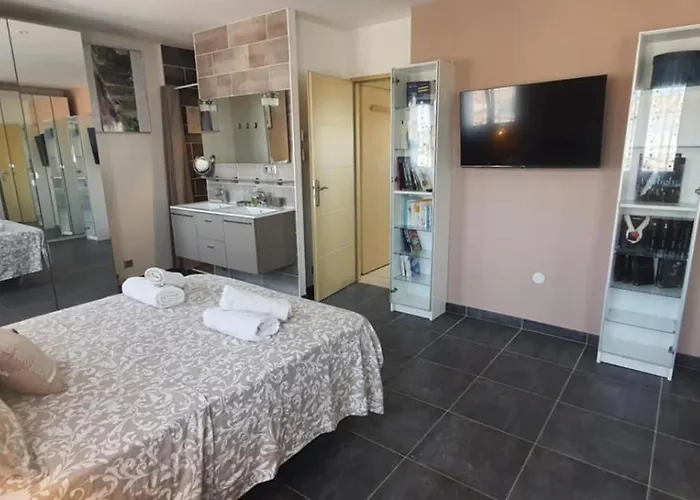 L'echappee Belle De Thau *